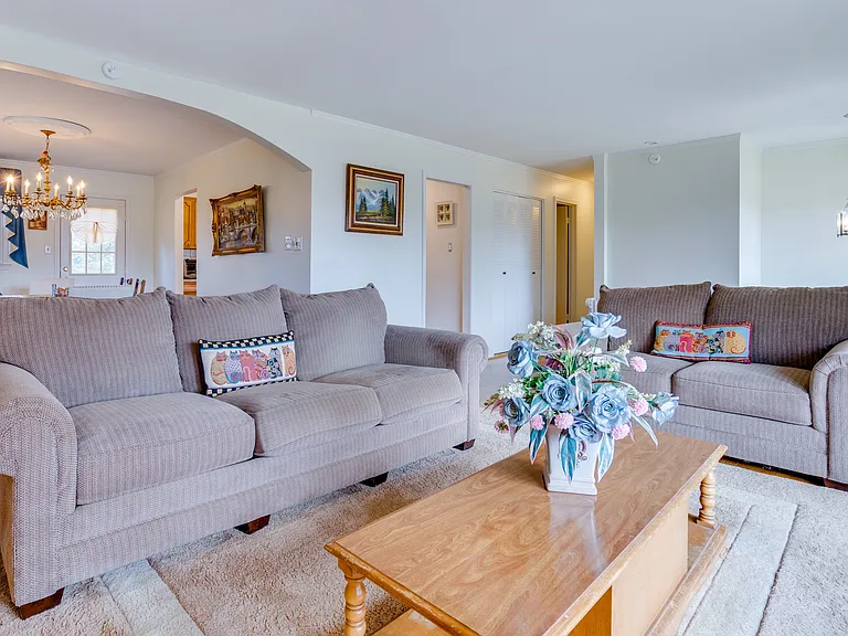 9215 Cherrytree Dr — Photo 22