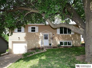 6204 N 68th St, Omaha, NE 68104
