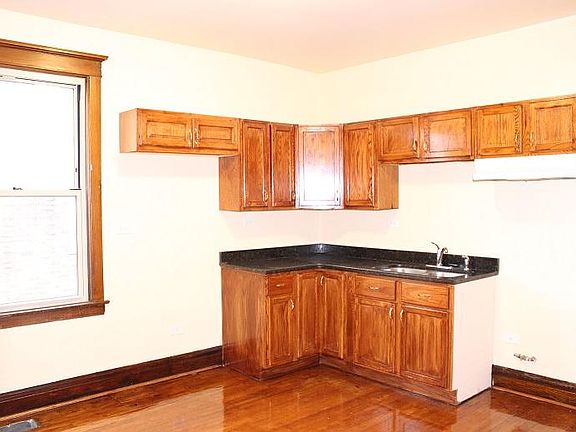 4th image of 3437 Gunderson Ave