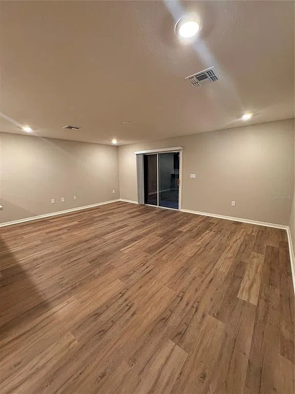 3 bed, 2.5 bath, 1753 sqft, $2,300 — Photo 4