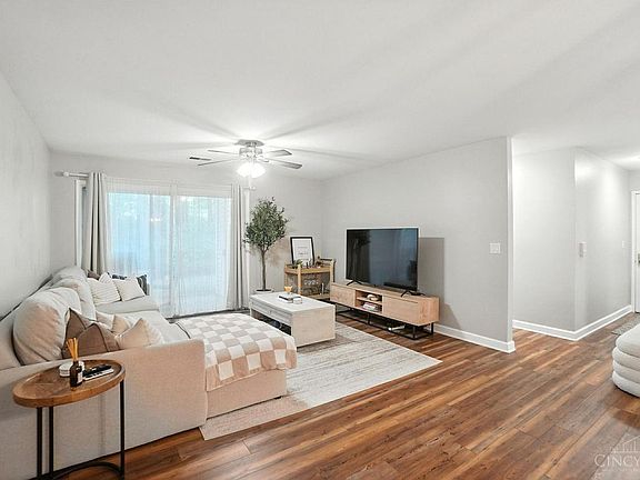 5th image of 810 Carrington Pl APT 102