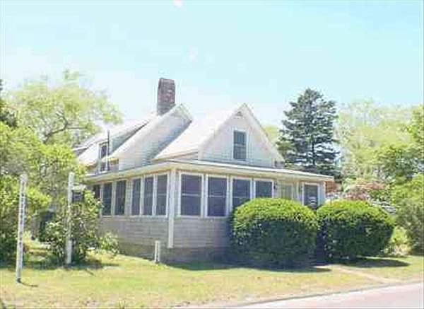 2nd image of 28 Vineyard Ave