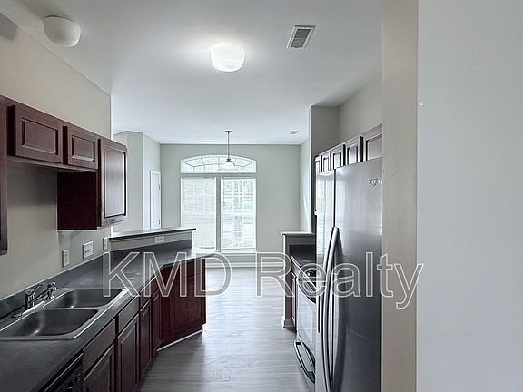 5th image of 4917 Sunburst Ln