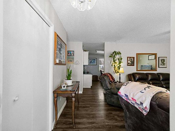 4th image of 6304 S 39th Ave