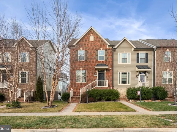 18092 Red Cedar Rd, Dumfries, VA 22026