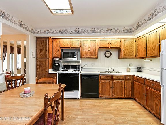 3rd image of 6817 Brementowne Dr
