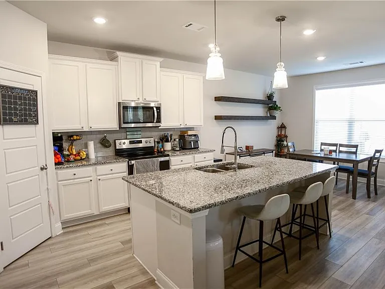 5329 Fox Hill Ln — Photo 11
