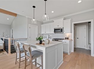 22214 W 82nd Ter, Lenexa, KS 66220