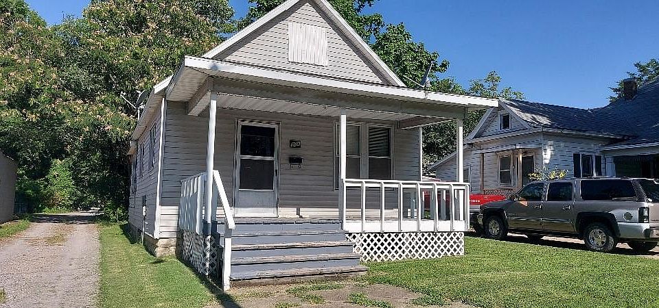 1st image of 304 S Olive St
