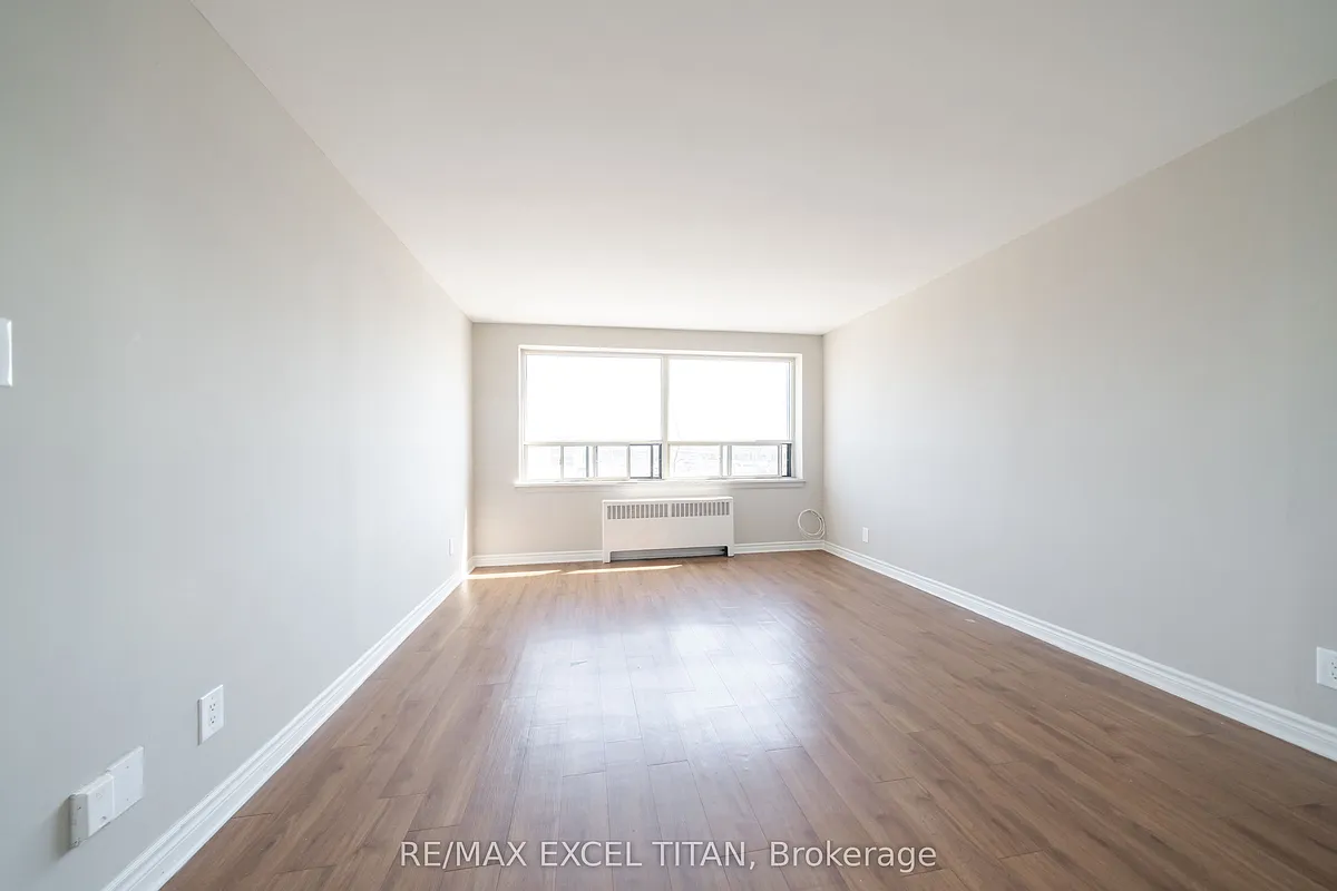 Building Photo - 468 Ottawa St N #334D