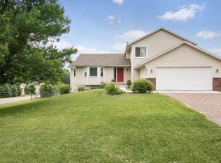 16210 Godson Dr, Lakeville, MN 55044