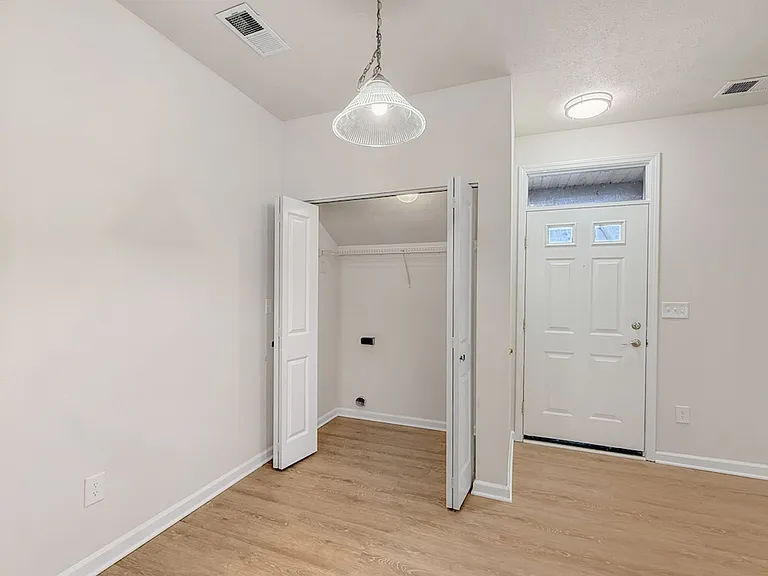 702 Beachfront Dr — Photo 13