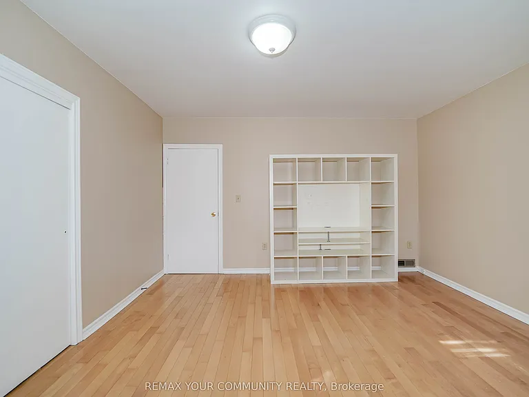 1378 Danforth Ave S #1 — Photo 17