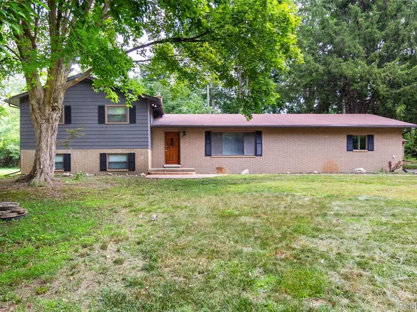 7580 Thornwood St, Canton, MI 48187