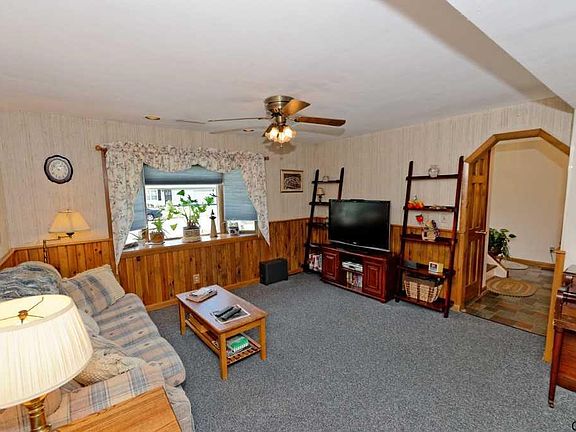 5th image of 44 Donegal Ave