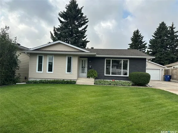 355 Sylvian CRESCENT, Saskatoon, SK S7H 5E6