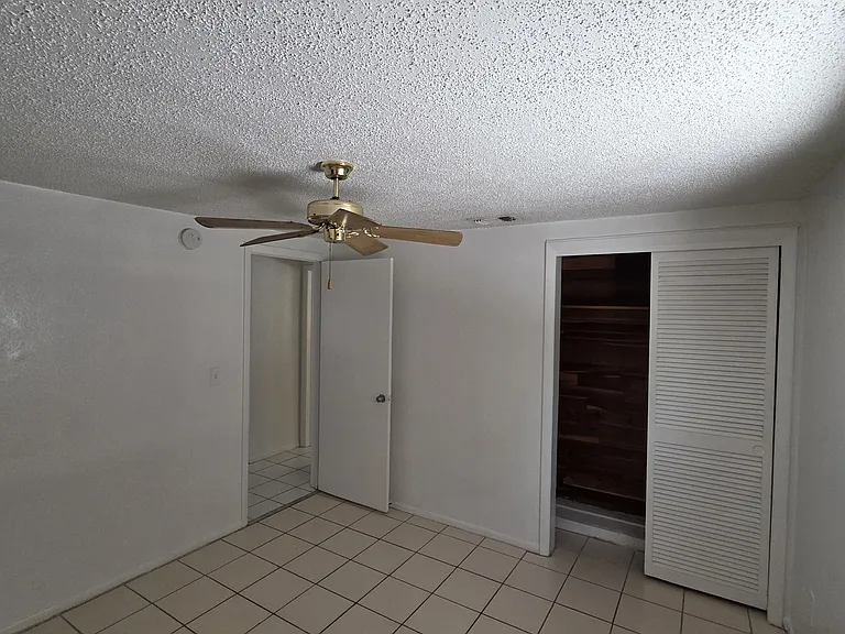 3302 Bainbridge Dr — Photo 26