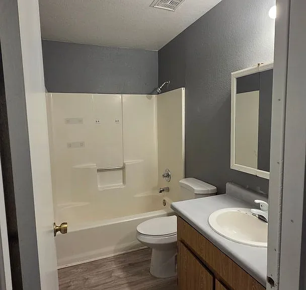 2920 E Cicero St #201 — Photo 9