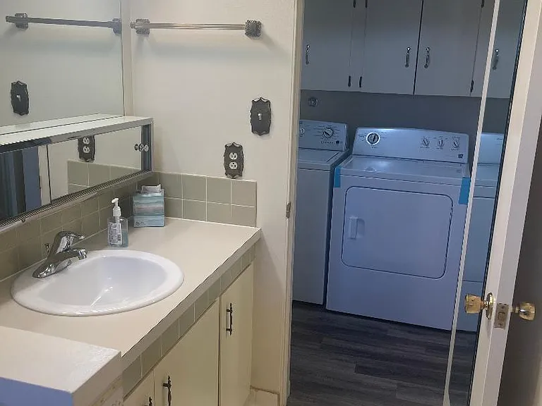 2044 Sunrise Cir — Photo 17