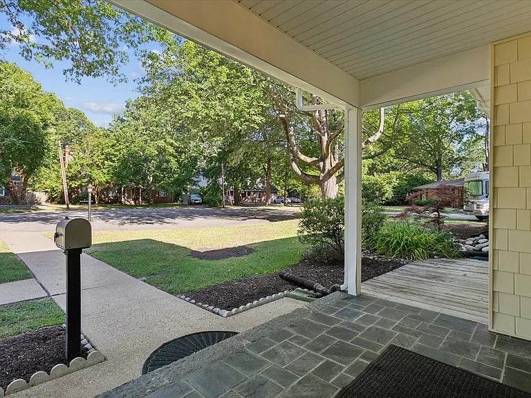 112 Leslie Dr — Photo 62