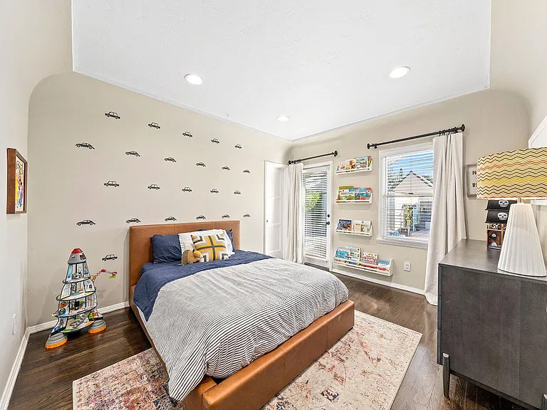 6160 San Vicente Blvd — Photo 13