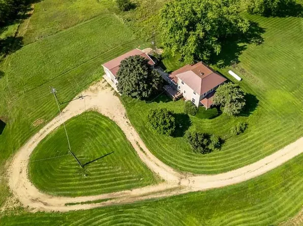 15074 Doty Rd, Pecatonica, IL 61063