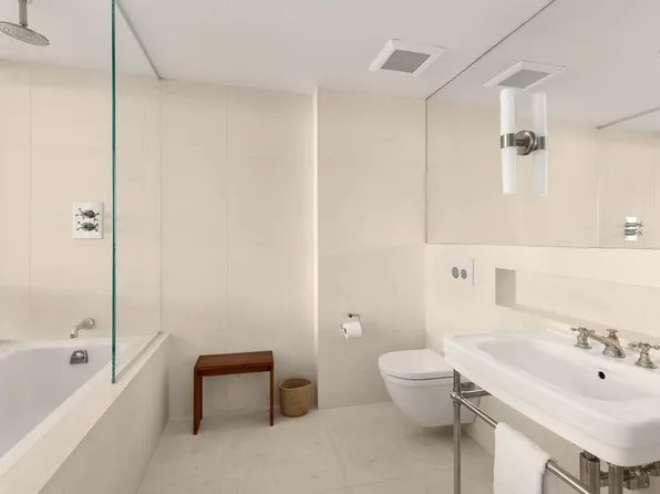 184 Grand Street image 10 of 11