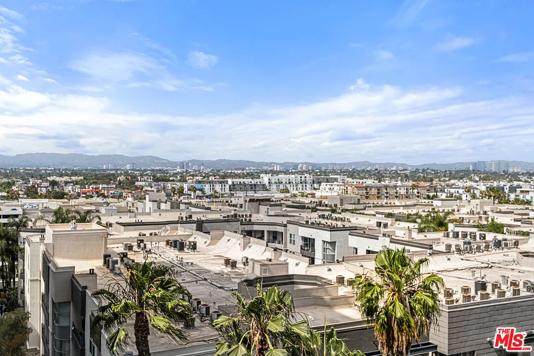 Building Photo - 13650 Marina Pointe Dr #906