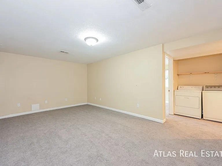 540 N Harlan St — Photo 9