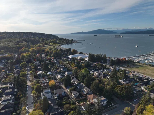 3732 W 1st Ave, Vancouver, BC V6R 1H4