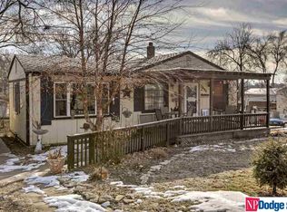 5609 S 49th St, Omaha, NE 68117