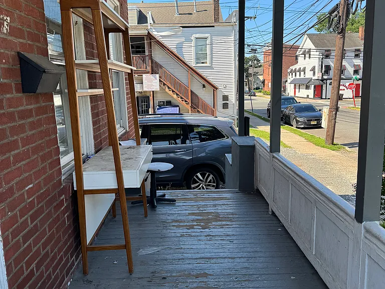 52 Mine St — Photo 3