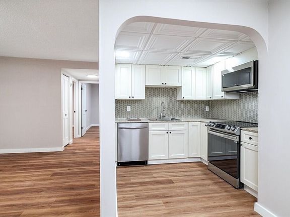 4th image of 59 School St #14-A