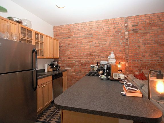 2nd image of 474 Bergen St APT 2