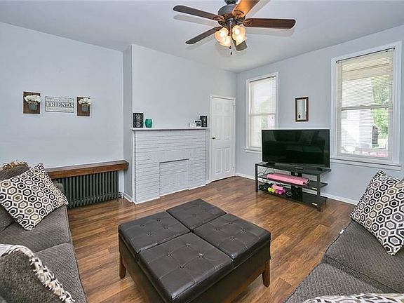 3rd image of 918 Scott Ave