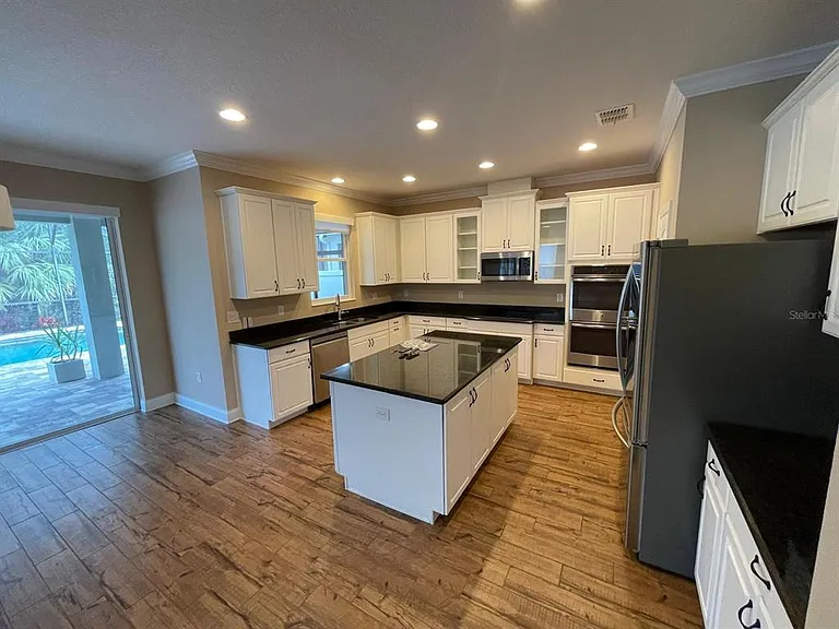 2745 Peony Dr — Photo 6