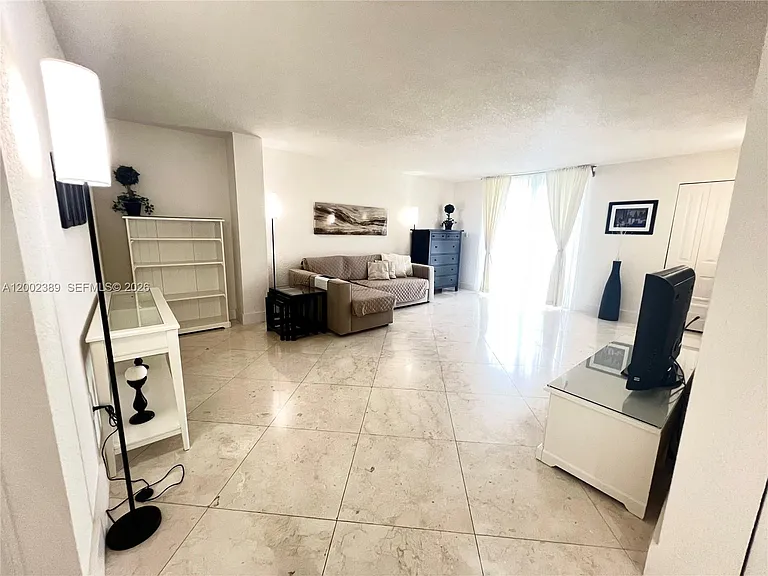 1750 James Ave #5D — Photo 11