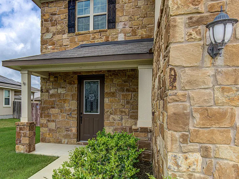 17324 Brittle Ln — Photo 3
