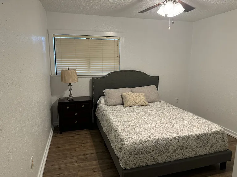 1255 E County Line Rd #D4 — Photo 3