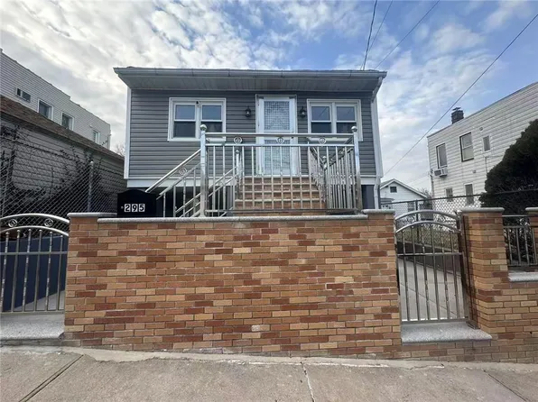 295 Clifton Ave, Staten Island, NY 10305