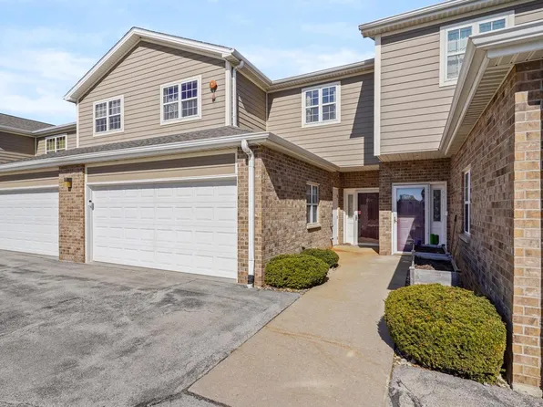 2425 11th PLACE #1004, Kenosha, WI 53140