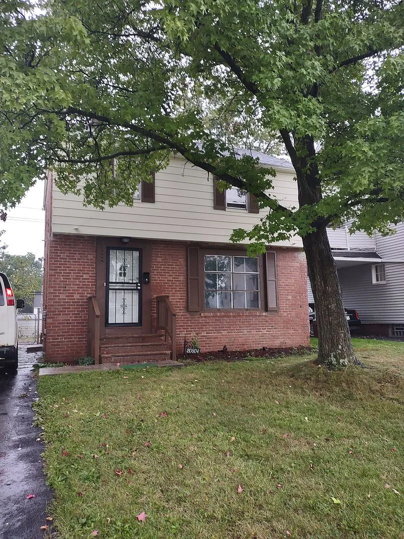 20804 Hillgrove Ave photo 1