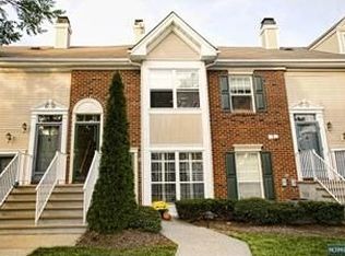 1129 Stafford St, Mahwah, NJ 07430
