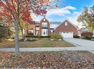 1020 Carriage Trace Blvd, South Lyon, MI 48178