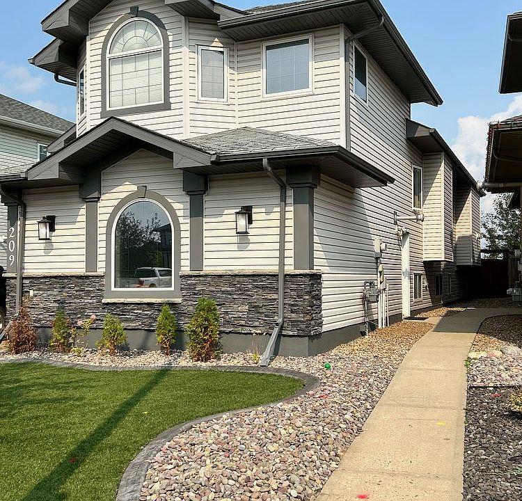1st image of 209 Fisher Cres