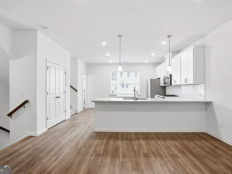 3524 Mount Blue Ave — Photo 5