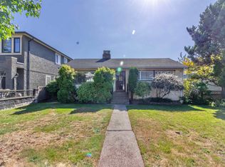 4342 Parker St, Burnaby, BC V5C 3C5