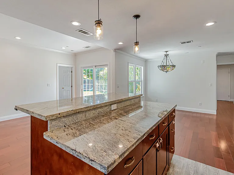 1070 Morningside Dr — Photo 11
