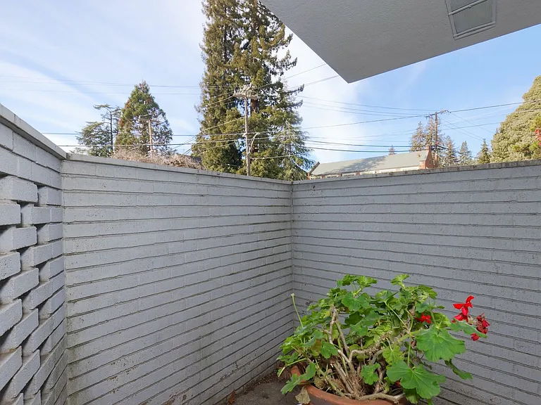 2901 Claremont Ave — Photo 6