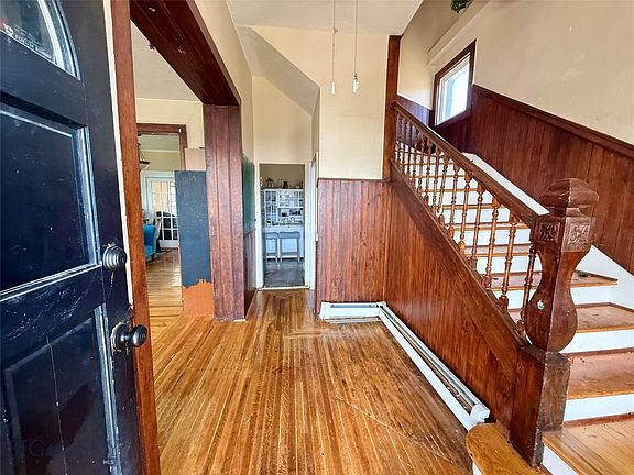 4th image of 309 W Granite St